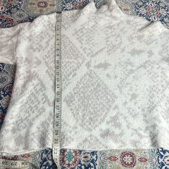 Express Sweater  - Picture 8 of 8